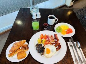 Distinction-Te-Anau-Hotel breakfast..jpg